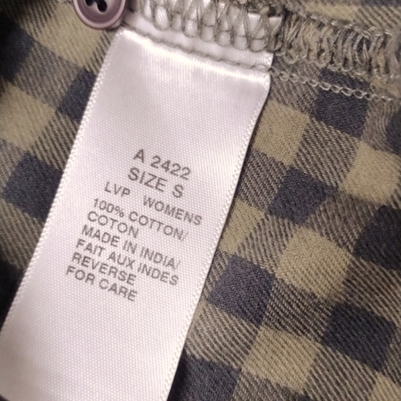 Woolrich plaid button down S - Picture 7 of 7